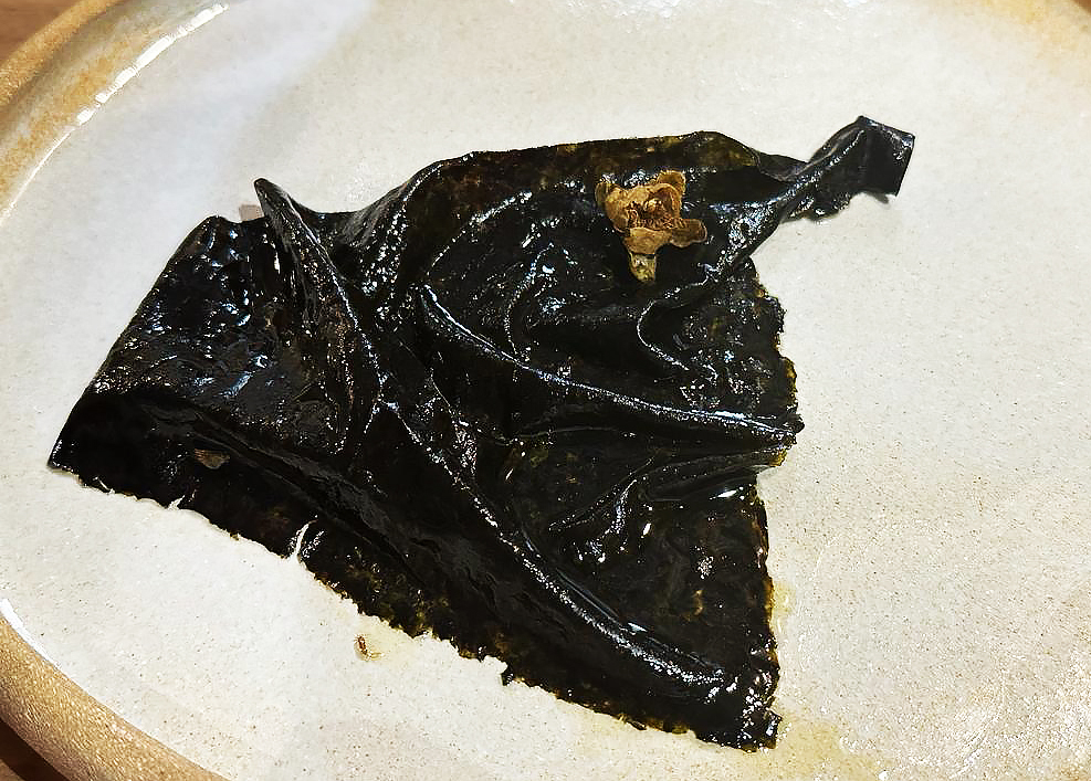 Alga nori al estilo meuniêre del restaurante Bagá